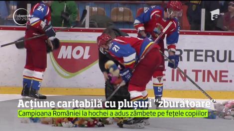 Ploaie de jucării pe patinoarul Dunărea din Galaţi