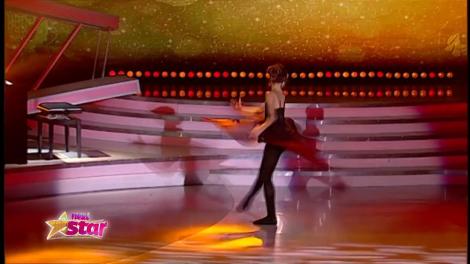 Micuța balerină ne-a cucerit pe toți! A aruncat pelerina, a lăsat pianul și ne-a fermecat! Smaranda Moinescu, număr de balet de excepție! CRBL nu i-a găsit nicio greșeală