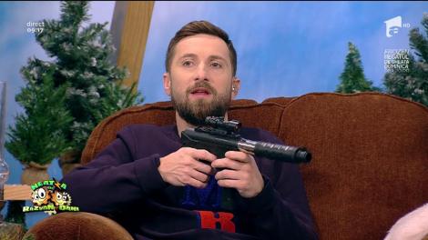 Jocuri de „copii mari” în platoul de la Neatza! Dani a luat-o la ţintă pe Flavia: ”Nu mă pot abține...”