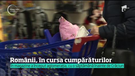 A început nebunia de Sărbători. Străzile, magazinele, târgurile şi pieţele s-au umplut de oameni