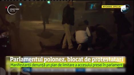 Proteste de amploare, în apărarea libertăţii de informare, la Varşovia