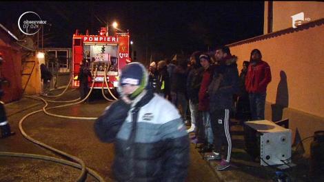 O casă a fost distrusă de un incendiu violent, în Bucureşti