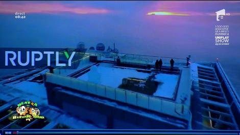 Smiley News: Cel mai "înalt" patinoar artificial din lume