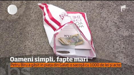 Oameni simpli, fapte mari. Un bărbat care trăieşte din vânzarea măturilor a găsit nişte bani pe jos și ia înapoiat