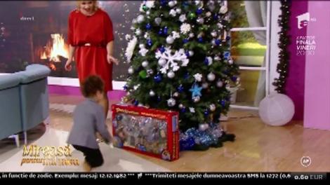 Claudia Pavel a trecut pragul competiţiei "Mireasă pentru fiul meu" însoţită de fiul ei, Noah!