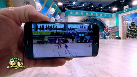 Smiley news: Nea' Oprişan, aşa cum ne-a obişnuit! Mâncarea, înainte de toate... Chiar şi pe terenul de fotbal