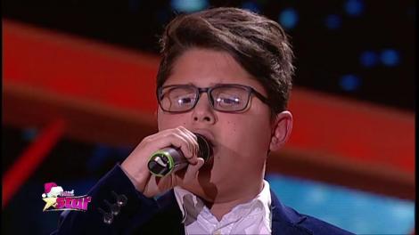 Linișteee: Pentru voi, în dar de Crăciun! Alex Pârvu, Elena Hasna și Horia Necșu cântă "Silent Night"