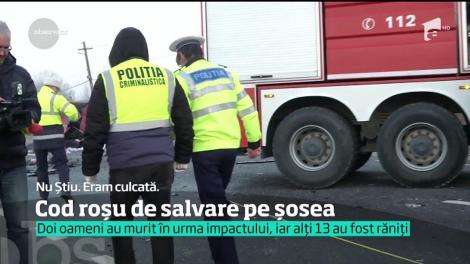Cod roșu de salvare pe șosea. Doi oameni au murit, iar alți 13 au fost răniți