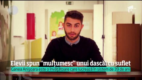 #Spune Mulţumesc. Elevii spun ”mulțumesc” unui dascăl cu suflet