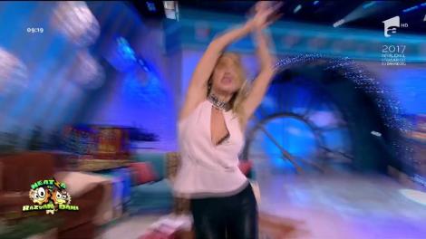 Glance feat. Elena Gheorghe - ”În bucăți”