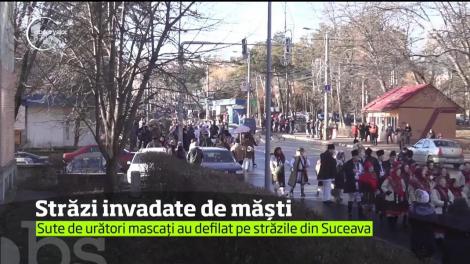 Paradele măștilor din Suceava şi Piatra Neamţ au adunat zeci de cete de urători
