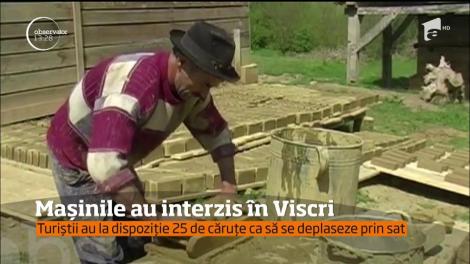 Turiștii care vor să viziteze Viscri au la dispoziție 25 de căruțe