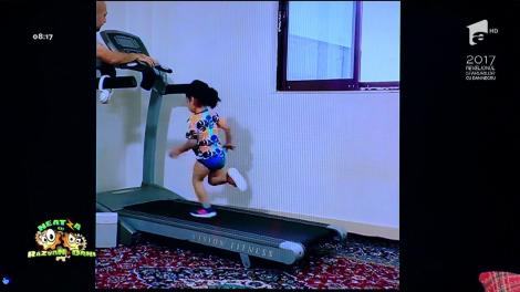 Smiley News: Cum oprește un copil banda de alergare