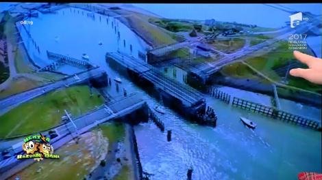 Smiley News: Podul pentru mașini și bărci!