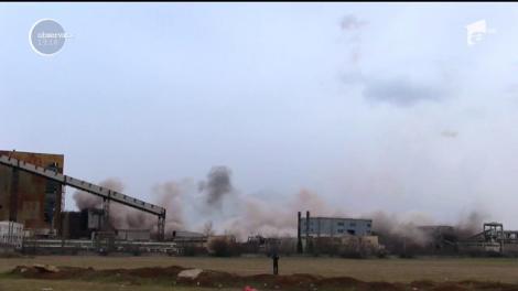 Coş imens de fum al CET Oradea, dărâmat printr-o explozie controlată