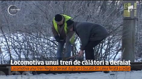 Locomotiva unui tren de călători a deraiat în judeţul Bistriţa-Năsăud