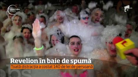 Aproape 1.000 de români au petrecut Revelionul într-o baie de spumă!