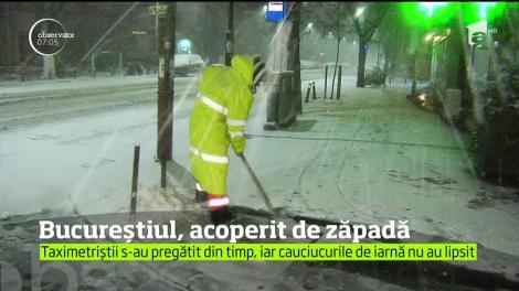 Capitala a fost acoperită de zăpadă! Şoferii au circulat cu greu pe străzi