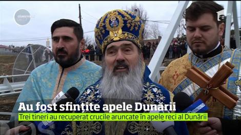 Credincioşii ortodocşi sărbătoresc Boboteaza