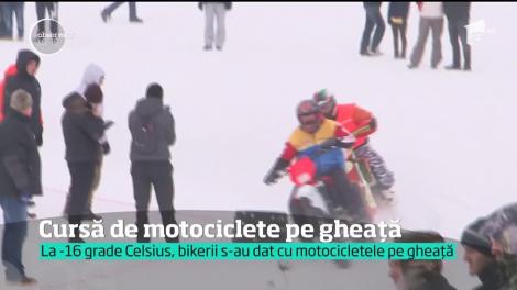 Cursă de motociclete pe gheață