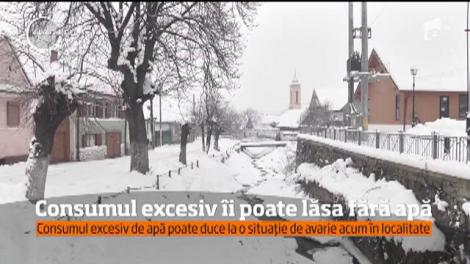 Se întâmplă în România! De teamă să nu le îngheţe conductele, nu au mai închis robinetele de apă de când a dat gerul!