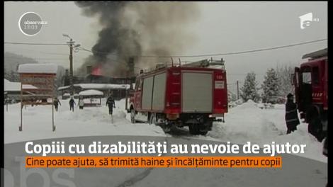 Copiii cu dizabilităţi din localitatea Brădet au nevoie de ajutor. Un incendiu a distrus clădirea în care erau