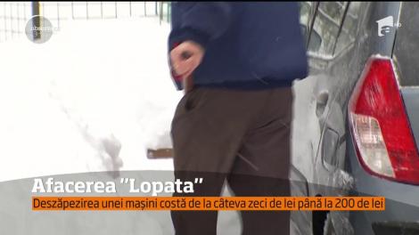 Afacerea "Lopata". Au apărut oameni dispuşi să deszăpezească maşini şi locuri de parcare pe bani