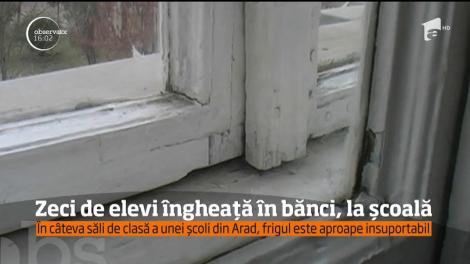În câteva săli de clasă a unei școli din Arad, frigul este aproape insuportabil