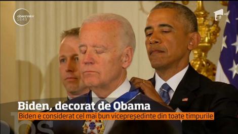 Barack Obama i-a acordat lui Joe Biden cea mai înaltă distincţie civilă a ţării, Medalia prezidenţială a Libertăţii