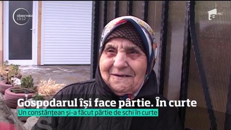 Un tânăr din Constanţa şi-a făcut propria pârtie în curte