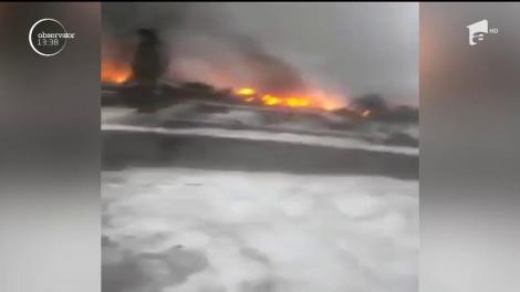 Accident aviatic. Un avion s-a prăbușit în apropierea aeroportului din Bişkek. 37 de oameni şi-au pierdut viaţa