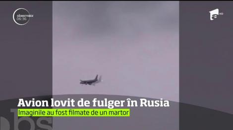 Avion lovit de fulger, în Rusia. Descărcarea electrică pare că trece pur şi simplu prin aeronavă