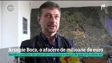 Arsenie Boca face minuni și pentru turism: Pensiunile răsar peste noapte, iar icoanele, lumânările şi brelocurile cu chipul Sfântului fac vânzare de sute de milioane