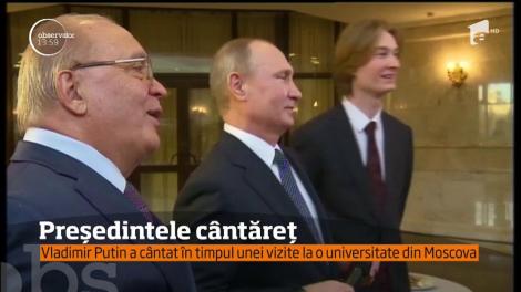 Vladimir Putin a cântat în timpul unei vizite la o universitate din Moscova