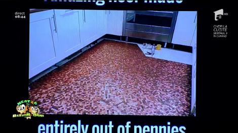 Smiley News: Covor, mochetă sau parchet, toate-s de modă veche. Podeaua unei camere tapetată cu monede, printr-o tehnică inedită