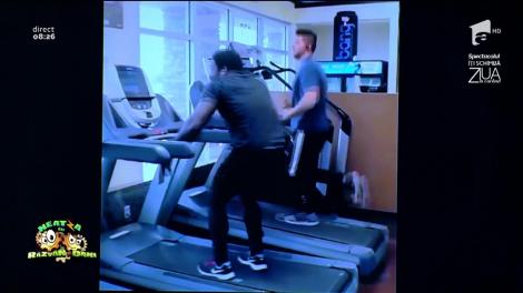 Smiley News: Asta e de colecție! Cătălin Oprișan, în varianta "neagră", la sala de fitness