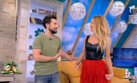 După ce i-a fost instructor de mers pe bicicletă, Dani o învață pe Flavia să skieze: ”Ador cuplurile (nicio legătură cu noi) care au costume identice pe pârtie!”