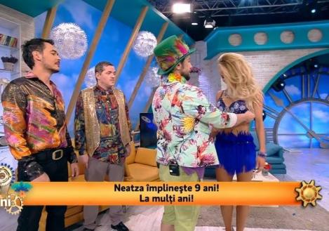 ”Brasil, Brasil, dar aici e București, sunt - 10 grade!” Sutienul de carnaval al Flaviei a ajuns în mâinile lui Dani!