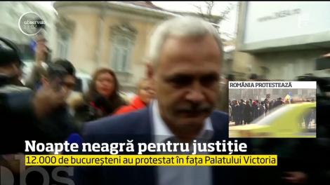 Noapte neagră pentru justiție. 12.000 de bucureșteni au protestat &icirc;n fața Palatului Victoria