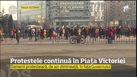 Numărul protestatarilor din Piaţa Victoriei, în creștere
