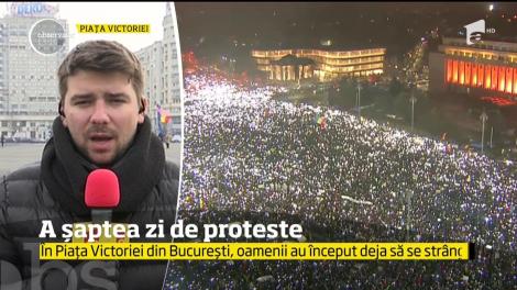 A şaptea zi de proteste. În Piaţa Victoriei din Bucureşti, oamenii au început deja să se strângă