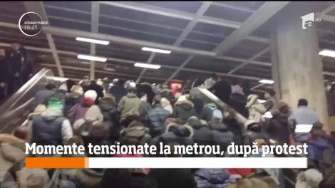 Momente tensionate la metrou, după protest. Metrourile n-au mai oprit în staţie la Piaţa Victoriei