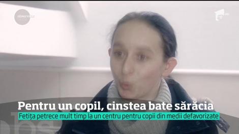 Moment emoționant! Un copil dintr-o familie săracă din Iaşi a înapoiat un portofel găsit pe stradă. Proprietara i-a mulțumit într-un mod inedit