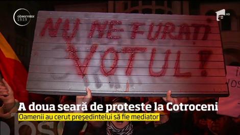 Câteva mii de persoane au protestat în fața Palatului Cotroceni