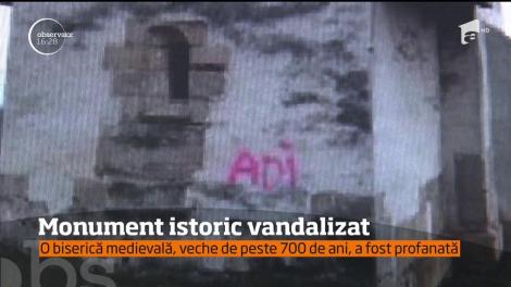 Monument istoric vandalizat. O biserică medievală, veche de peste 700 de ani, a fost profanată