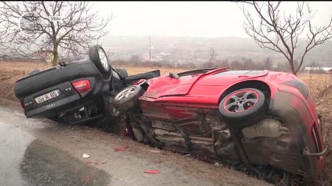 Val de accidente pe şosele îngheţate din ţară