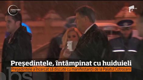 Președintele Klaus Iohannis, a încercat să discute cu manifestanții de la Palatul Cotroceni