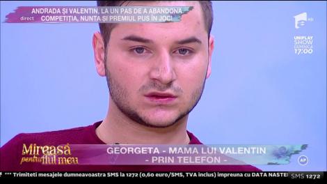 Scandal imens între Petru și mama lui Valentin. Cei doi și-au aruncat cuvinte dure, în direct: "Ești de cea mai joasă speță. Poate îți iei sticluța și bei"