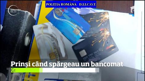 Patru hoţi de bancomate au fost prinşi în flagrant, în Târgovişte