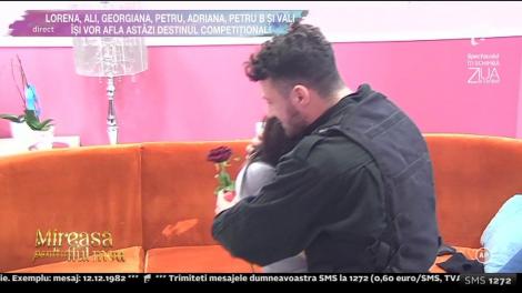 Momente de panică în casa ”Mireasă pentru fiul meu”! Un bărbat a intrat peste fete